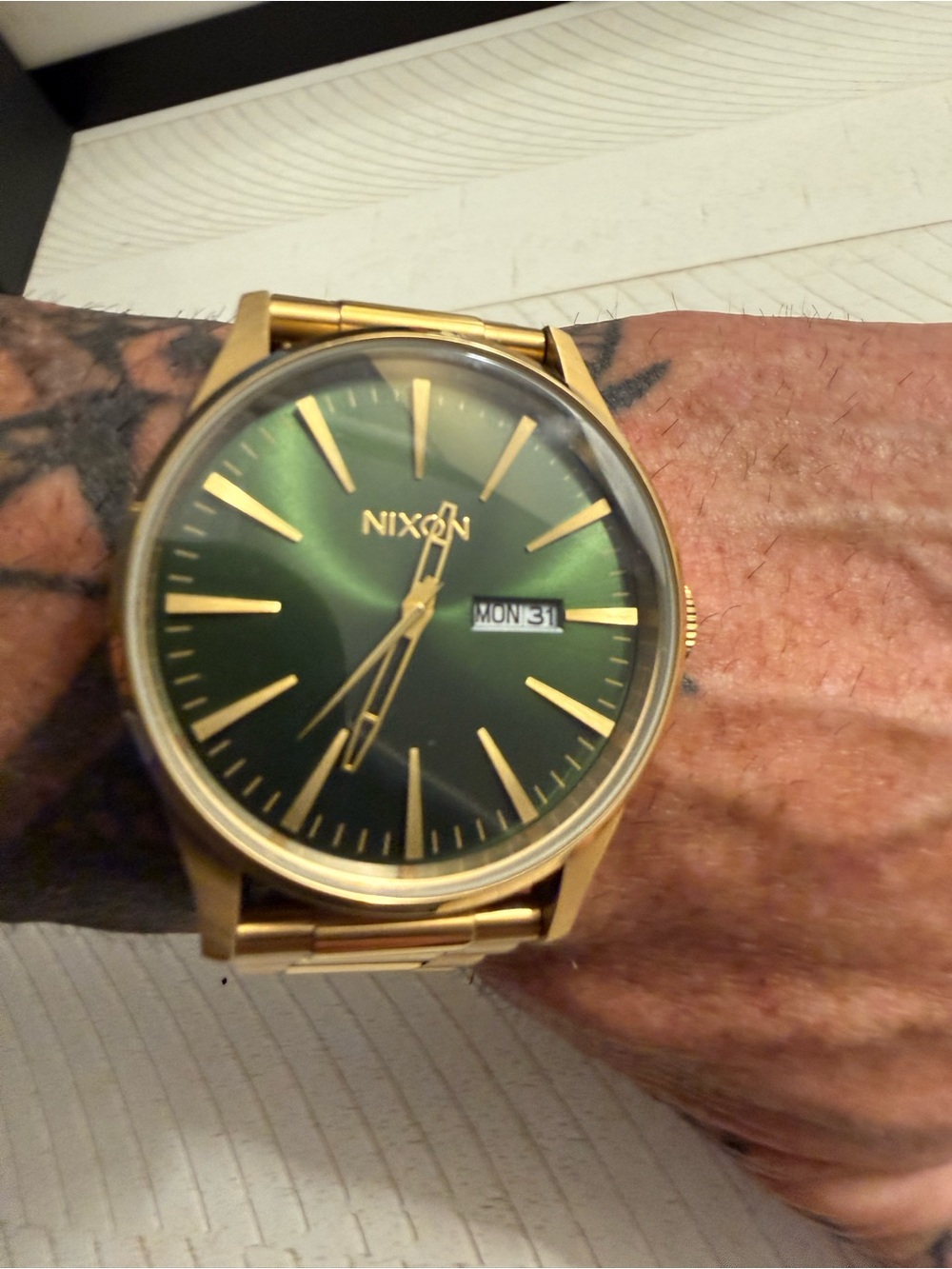 Nixon The Sentry SS men’s watch in gold with green face. - Picture 5 of 7